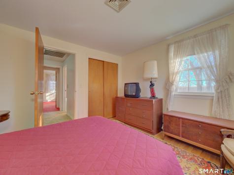 26 Pinecrest Road North Stonington CT 06359