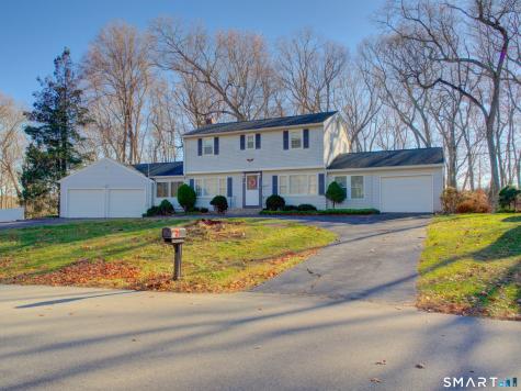 26 Pinecrest Road North Stonington CT 06359