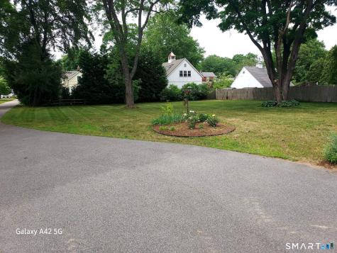 18 Maple Avenue Essex CT 06426