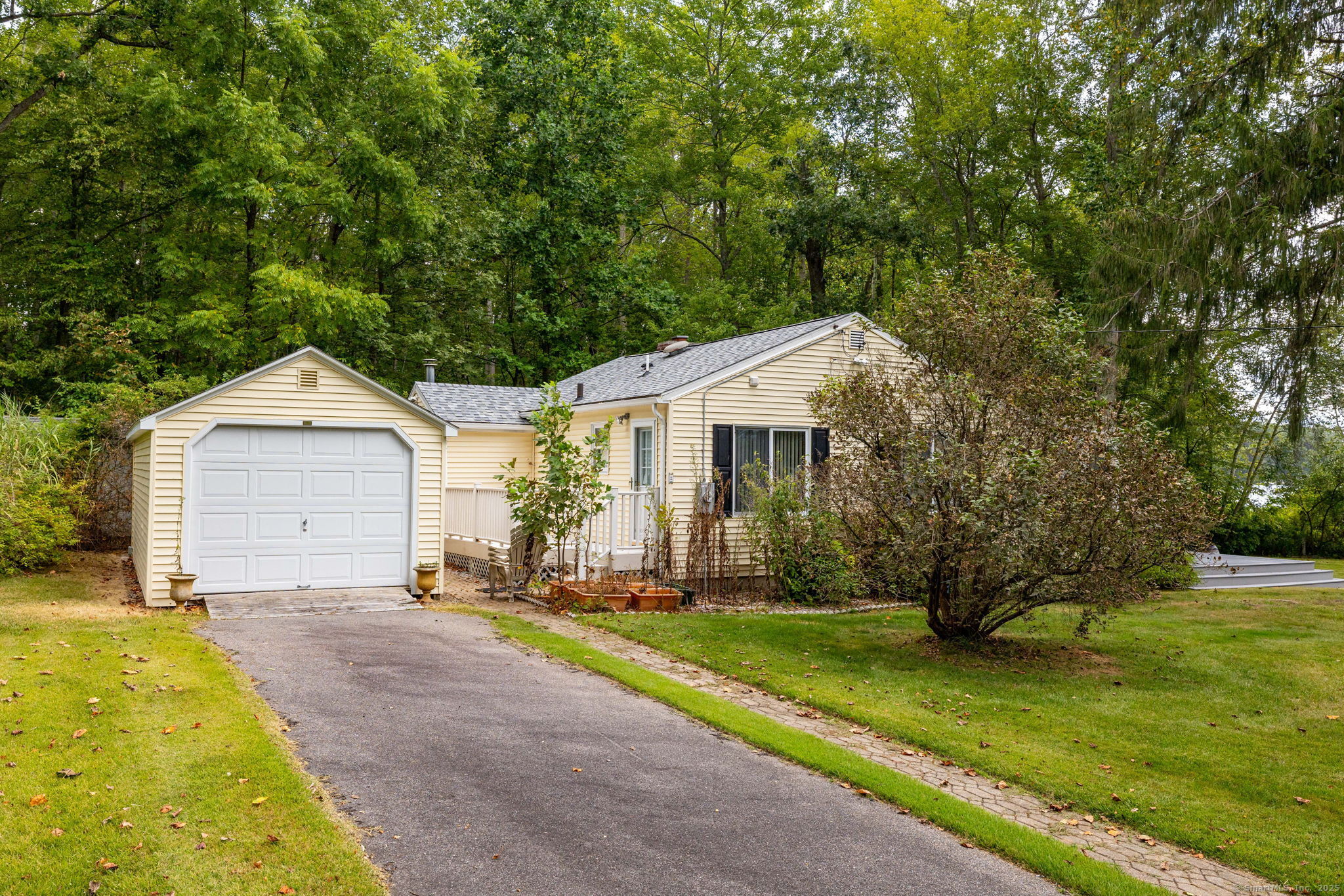 2 Raymond Road East Hampton CT 06424