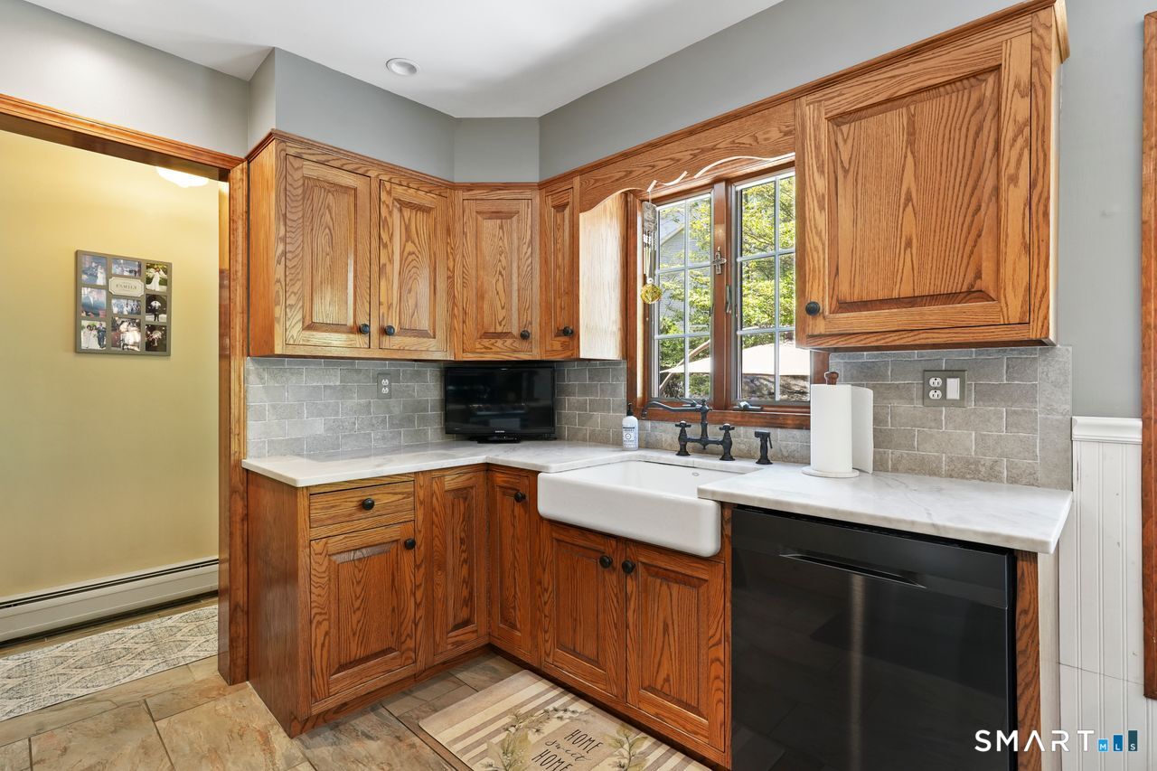 117 Rolling Hills Drive Oxford CT 06478