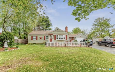 17 Trinity Lane Windsor Locks CT 06096