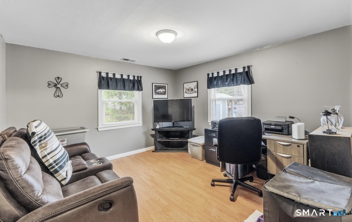 17 Trinity Lane Windsor Locks CT 06096
