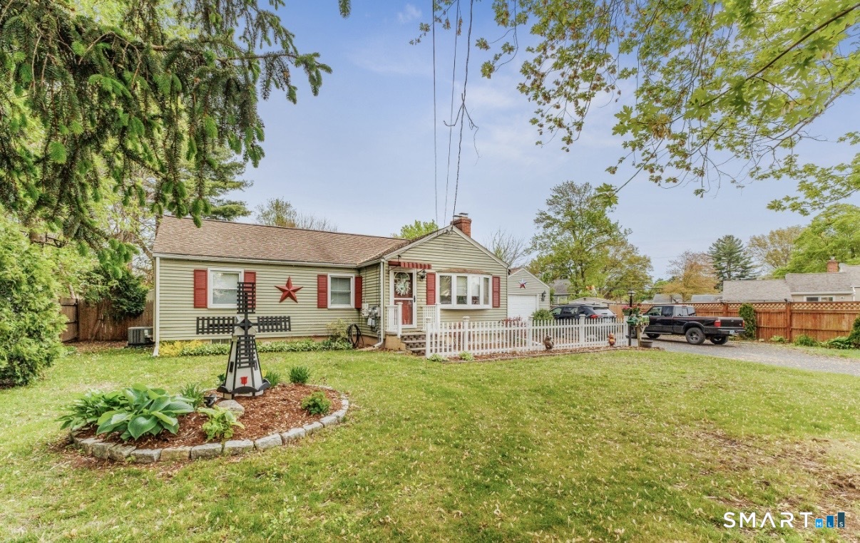 17 Trinity Lane Windsor Locks CT 06096