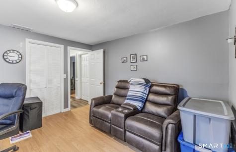 17 Trinity Lane Windsor Locks CT 06096