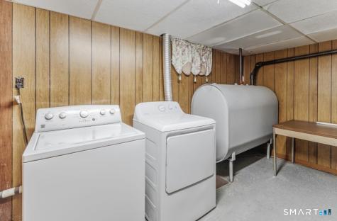 17 Trinity Lane Windsor Locks CT 06096