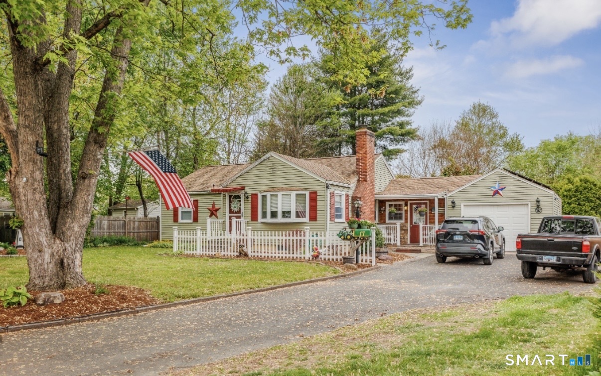 17 Trinity Lane Windsor Locks CT 06096