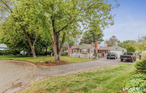 17 Trinity Lane Windsor Locks CT 06096