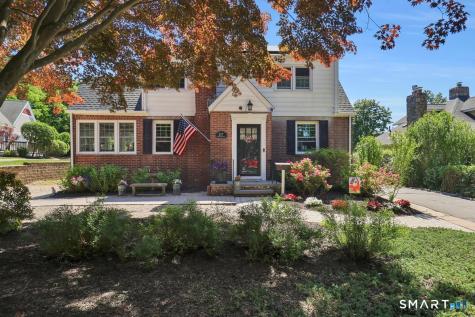 17 Trumbull Place North Haven CT 06473