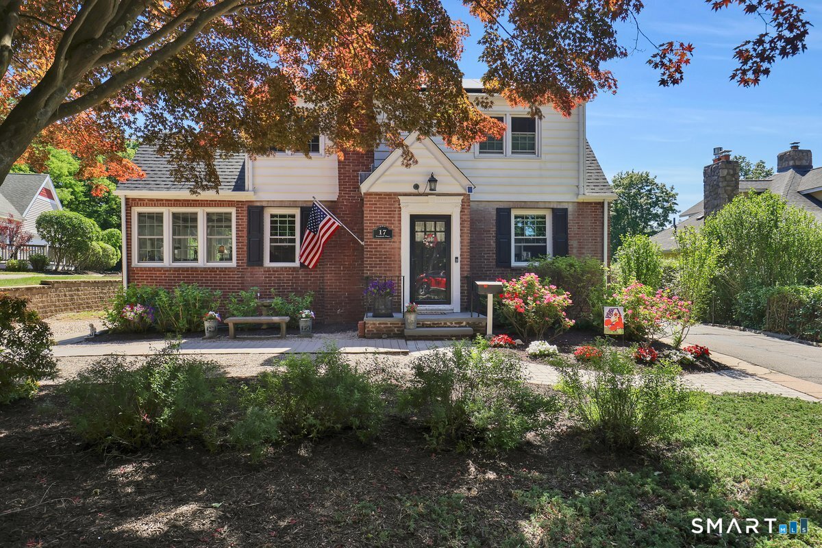 17 Trumbull Place North Haven CT 06473