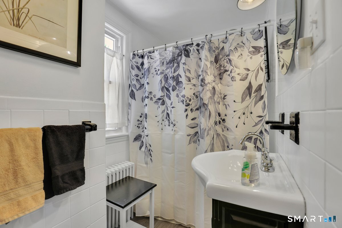 17 Trumbull Place North Haven CT 06473