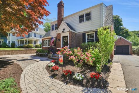 17 Trumbull Place North Haven CT 06473