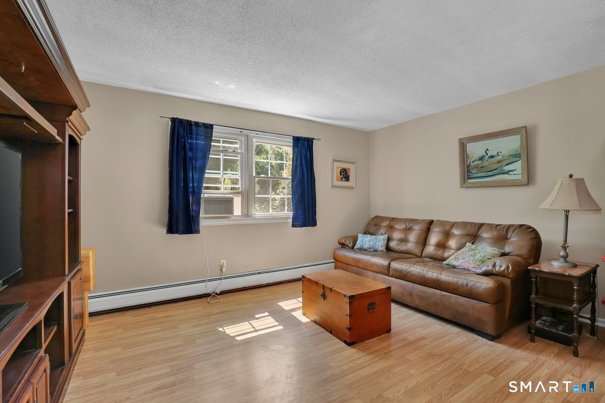 17 Trumbull Place North Haven CT 06473