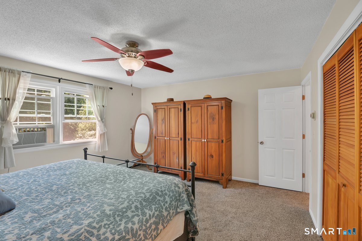 17 Trumbull Place North Haven CT 06473