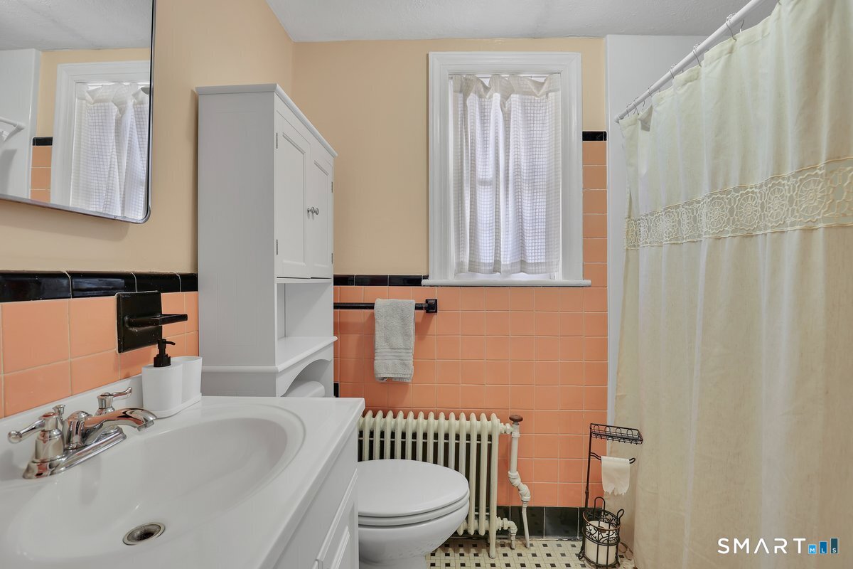 17 Trumbull Place North Haven CT 06473