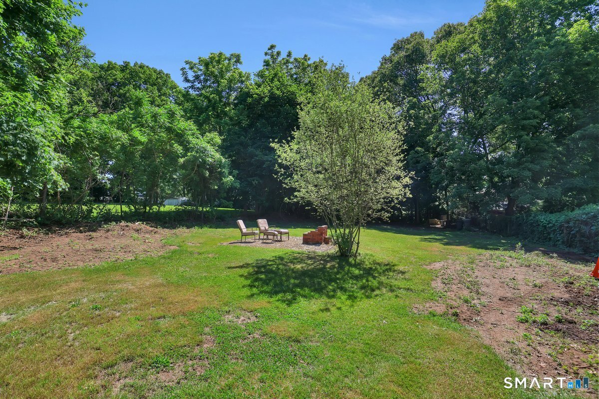 17 Trumbull Place North Haven CT 06473