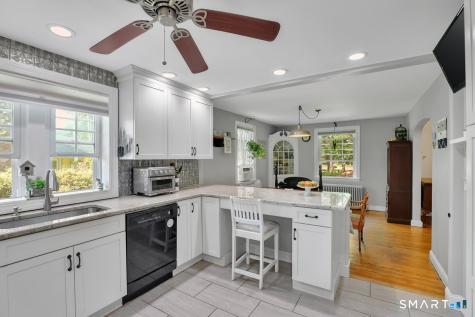 17 Trumbull Place North Haven CT 06473