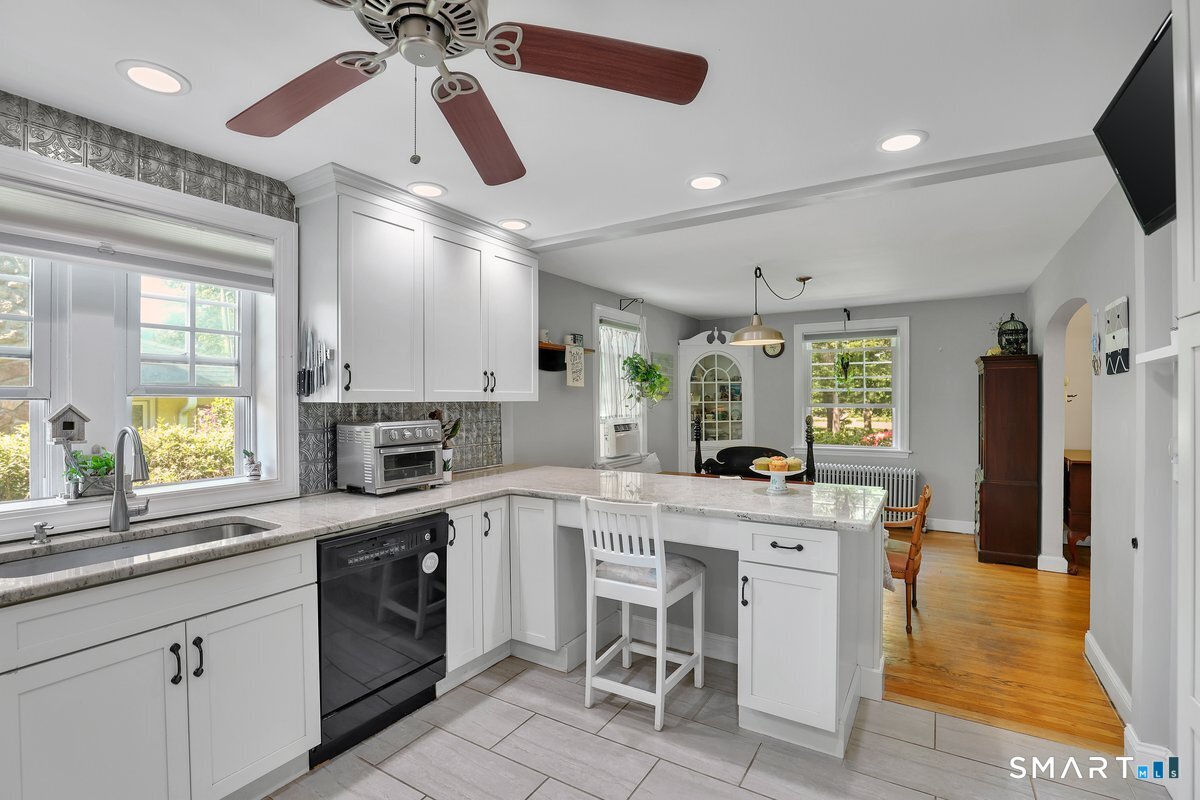 17 Trumbull Place North Haven CT 06473