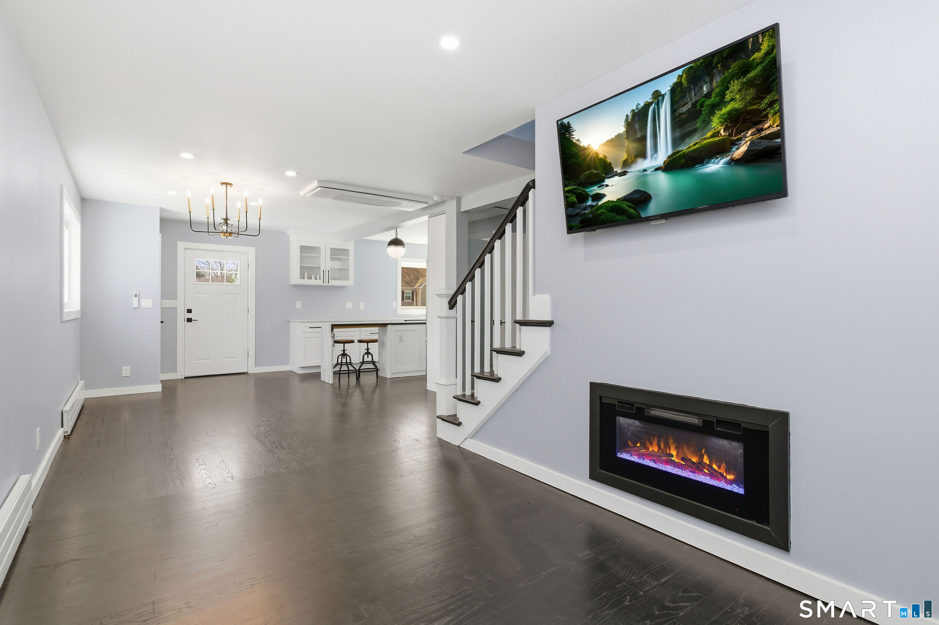 21 Deepwood Drive Manchester CT 06040