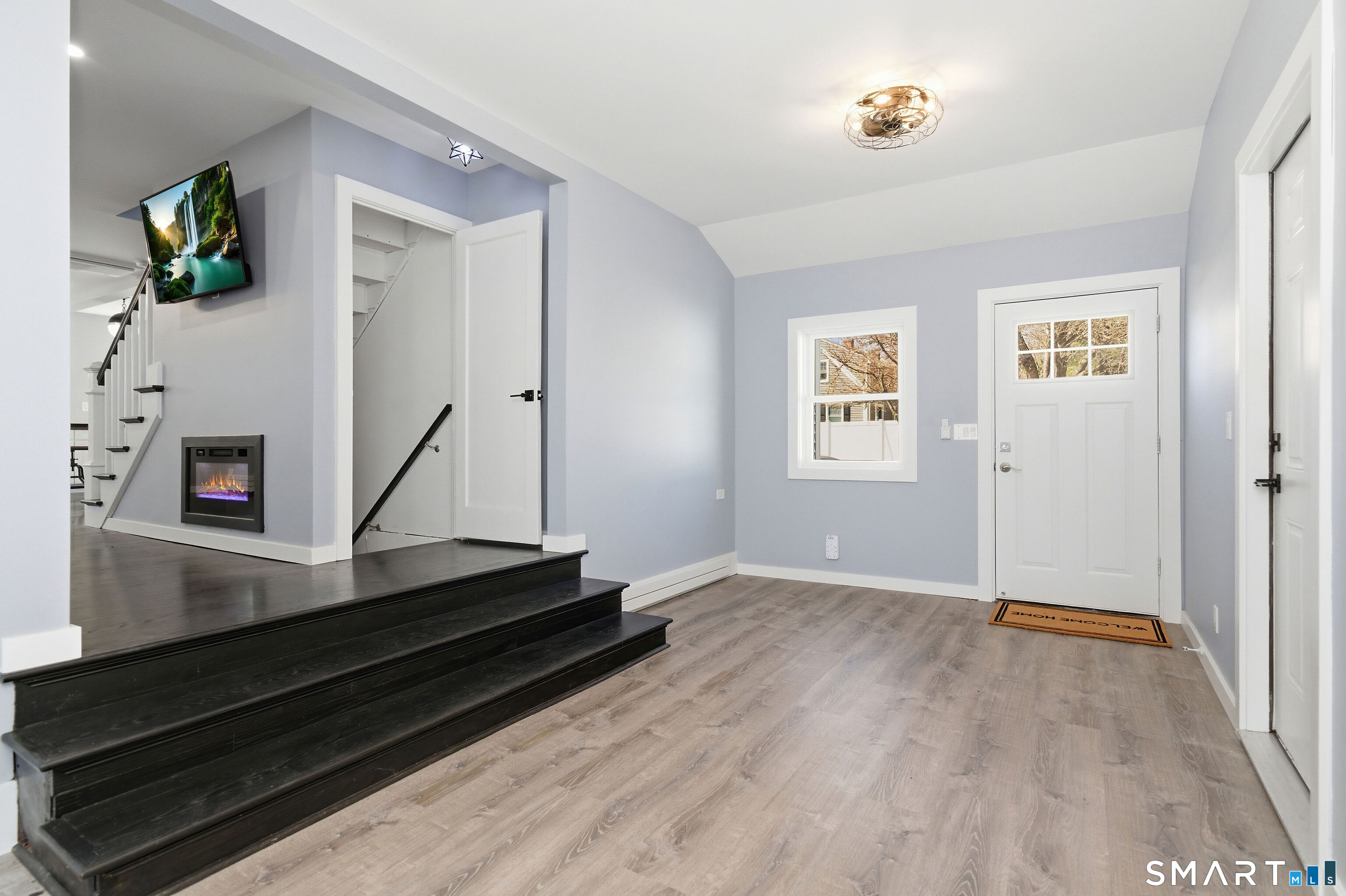 21 Deepwood Drive Manchester CT 06040