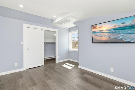 21 Deepwood Drive Manchester CT 06040