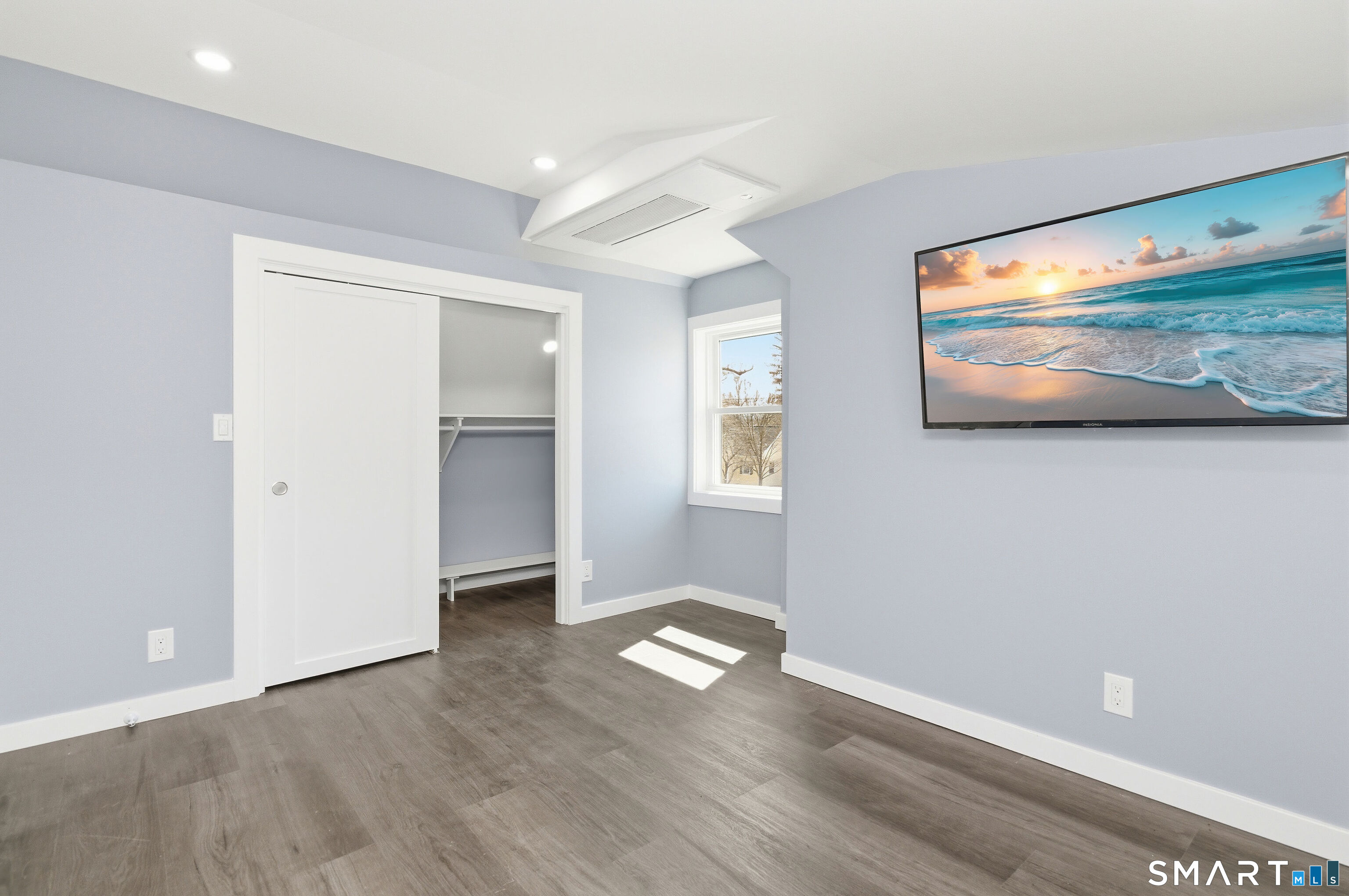 21 Deepwood Drive Manchester CT 06040