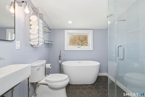 21 Deepwood Drive Manchester CT 06040