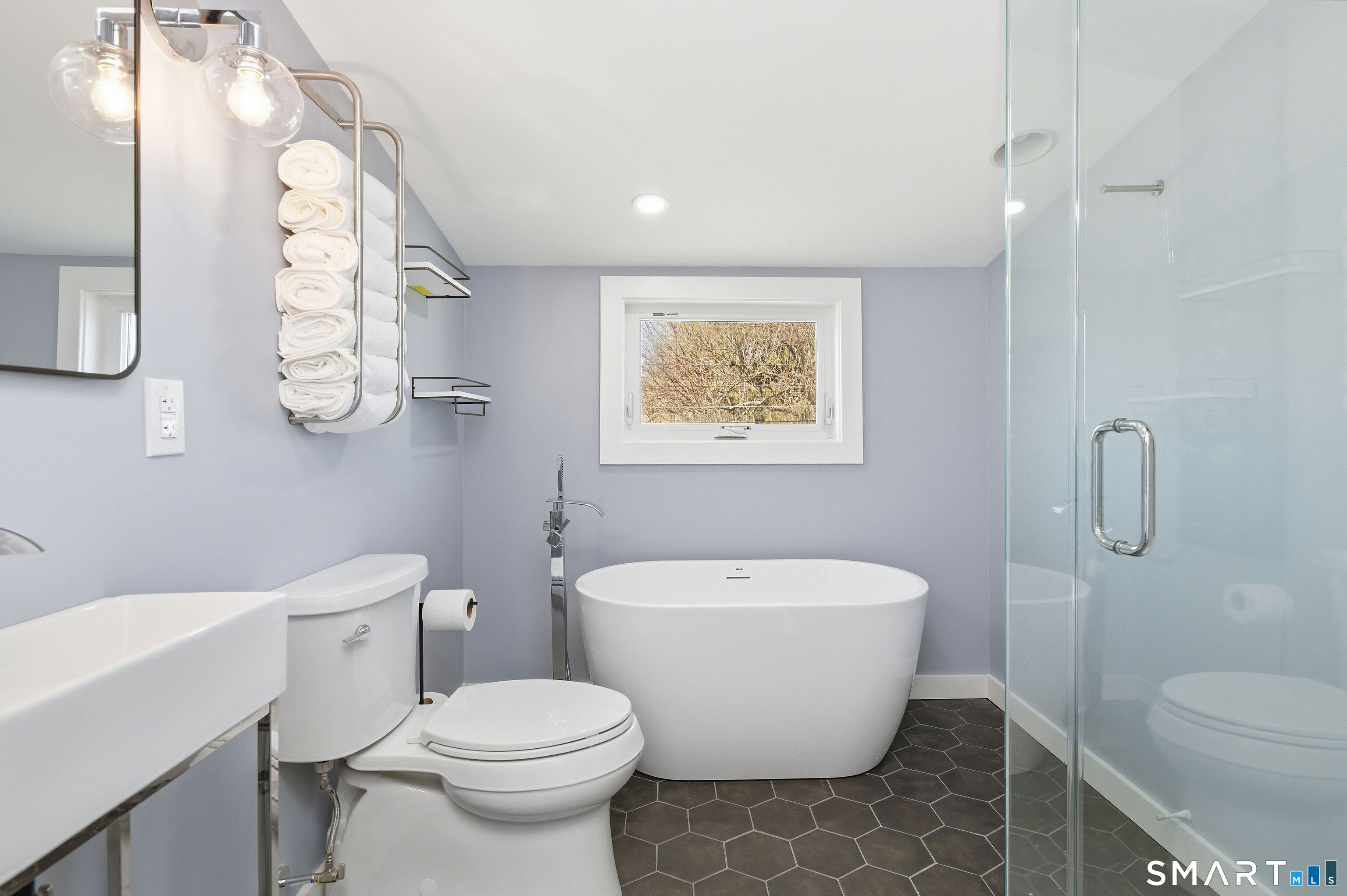 21 Deepwood Drive Manchester CT 06040