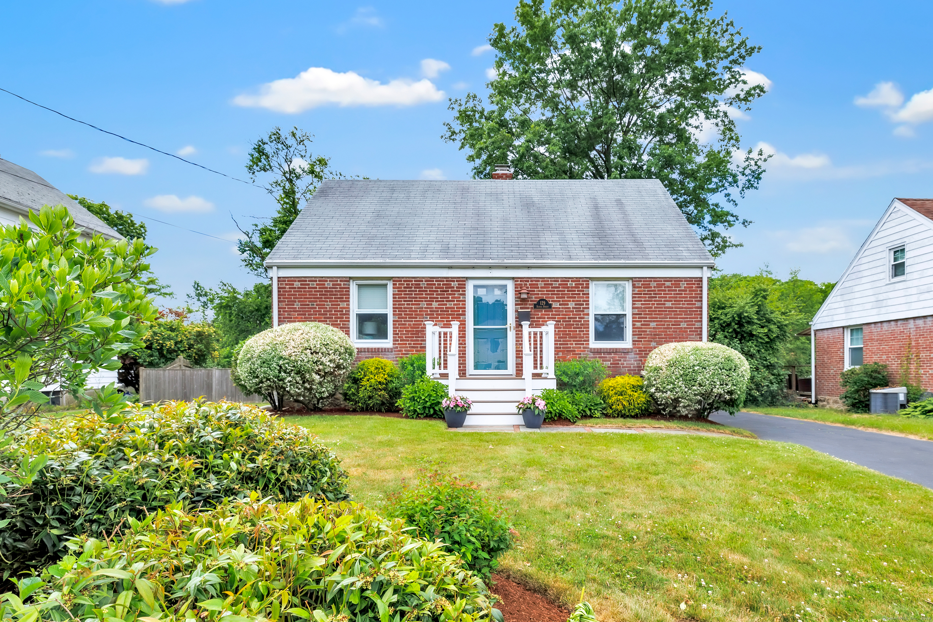 129 School Street Fairfield CT 06824