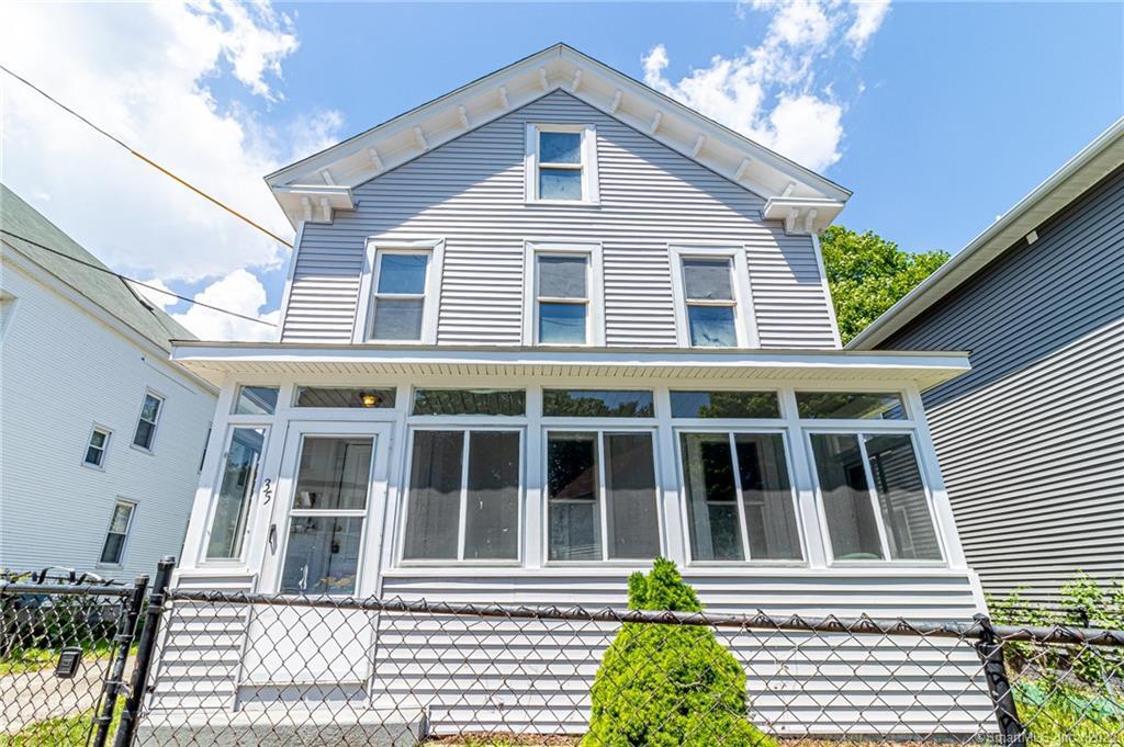 35 Willetts Avenue New London CT 06320