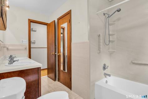15 Driftwood Lane North Branford CT 06437
