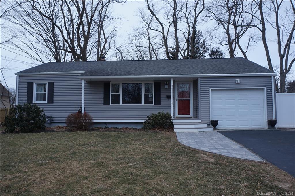 6 North Phillips Street Waterford CT 06385