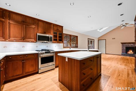 160 Woods Way Drive Southbury CT 06488