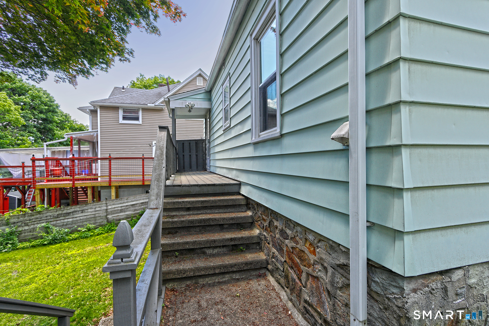 293 Pleasantview Avenue Bridgeport CT 06606