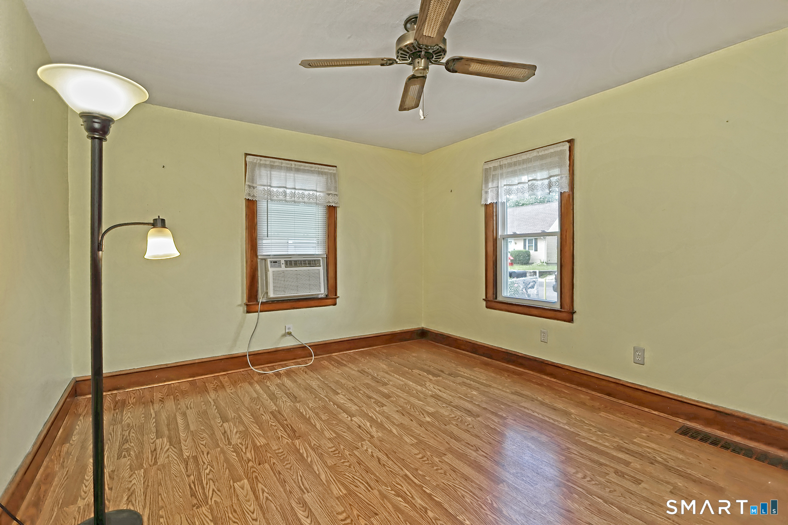 293 Pleasantview Avenue Bridgeport CT 06606