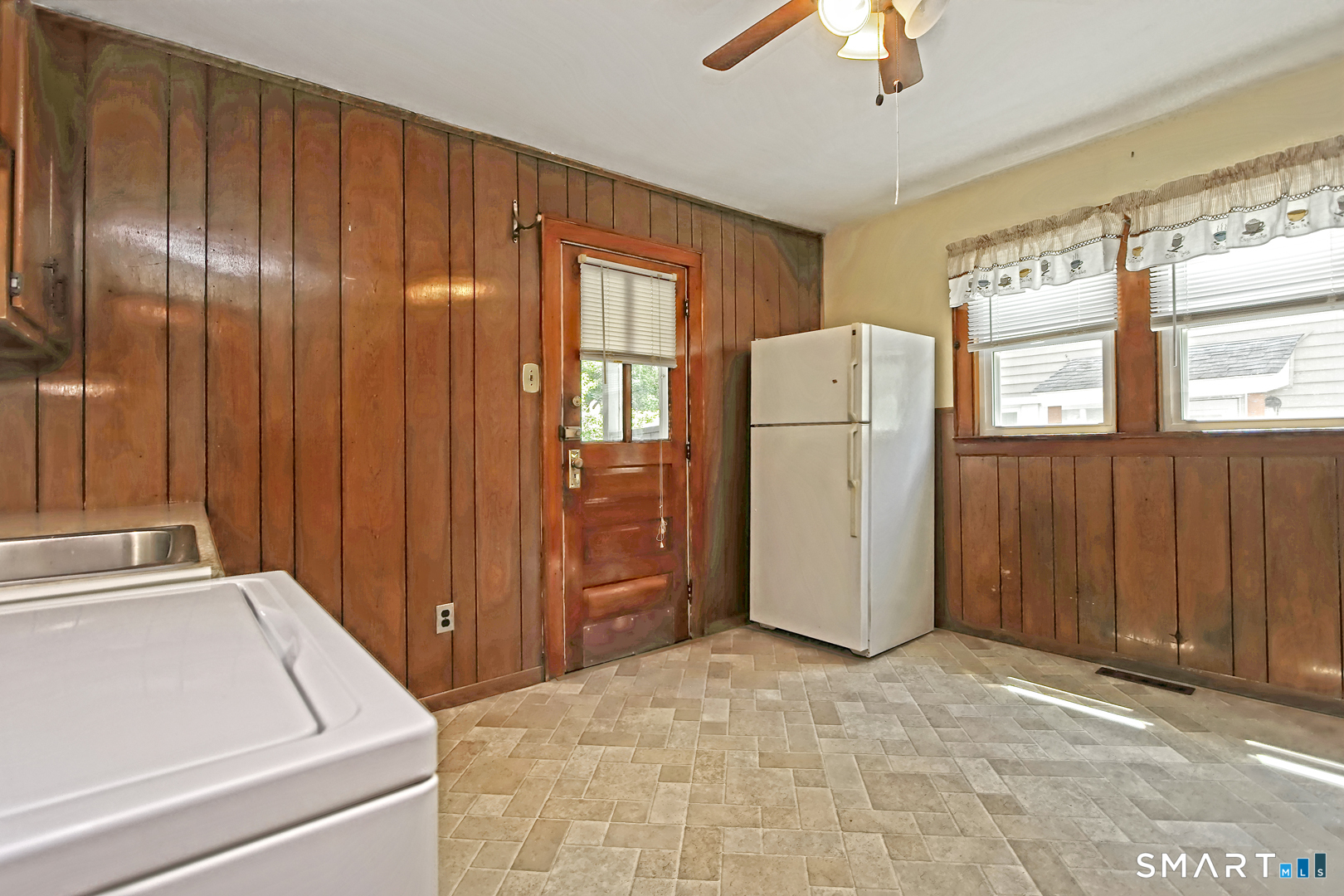 293 Pleasantview Avenue Bridgeport CT 06606