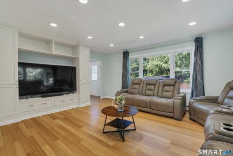 27 Ortega Drive Montville CT 06370