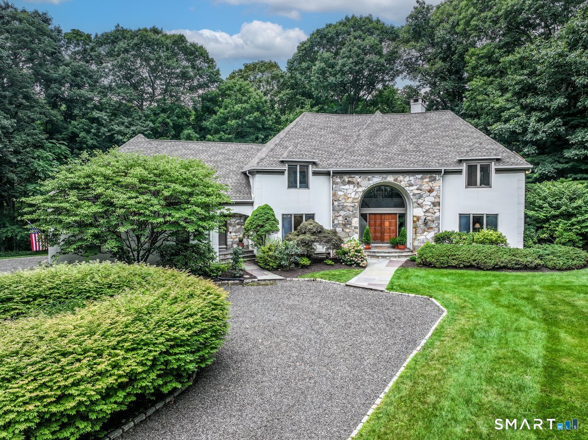 5 Dry River Court Redding CT 06896