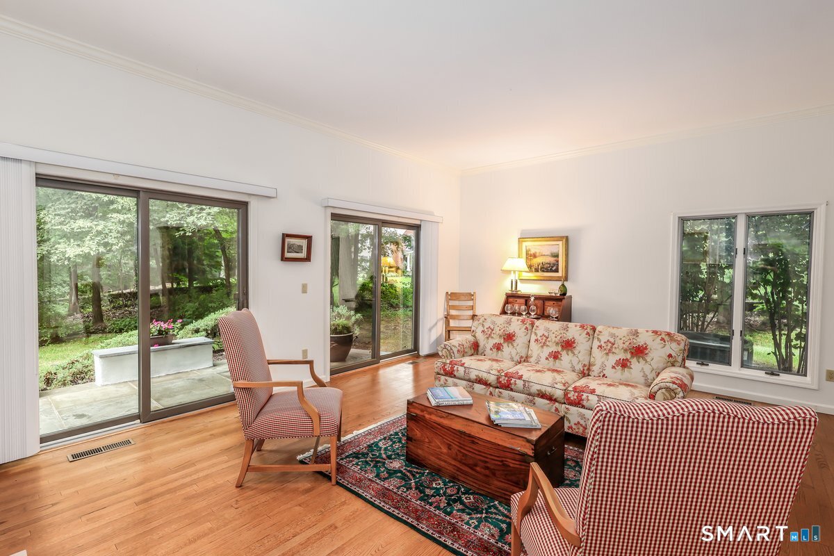 5 Dry River Court Redding CT 06896