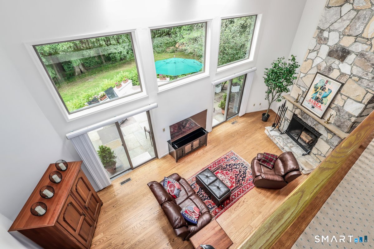 5 Dry River Court Redding CT 06896