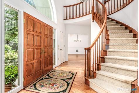 5 Dry River Court Redding CT 06896