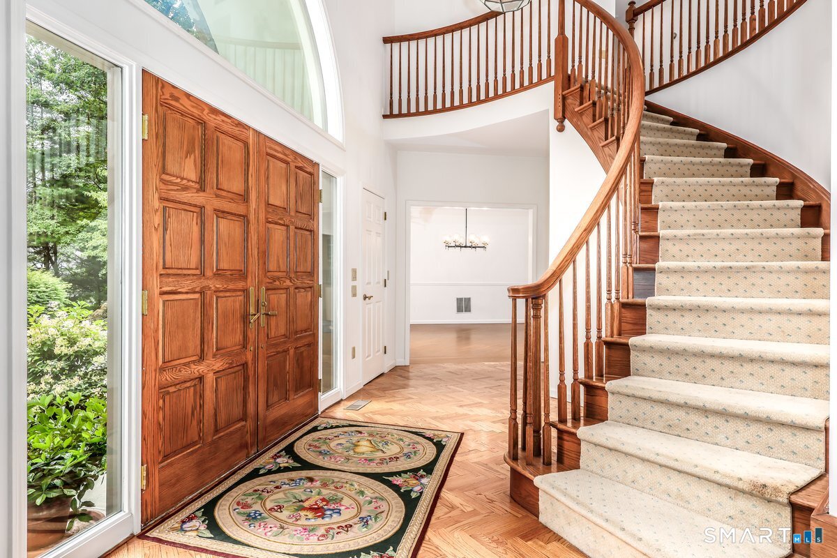 5 Dry River Court Redding CT 06896