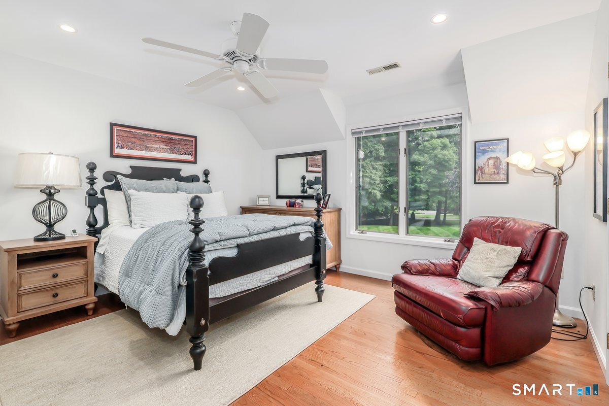 5 Dry River Court Redding CT 06896
