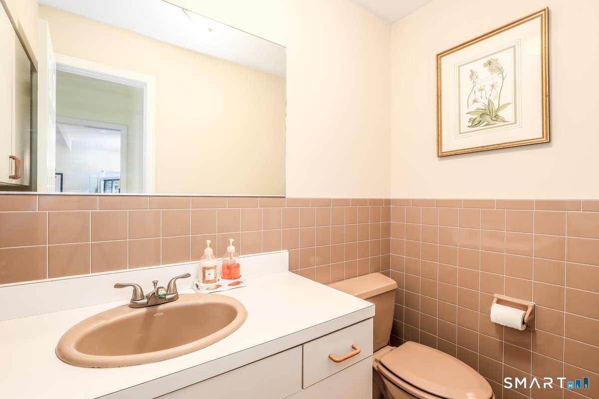 5 Dry River Court Redding CT 06896