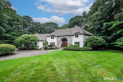 5 Dry River Court Redding CT 06896