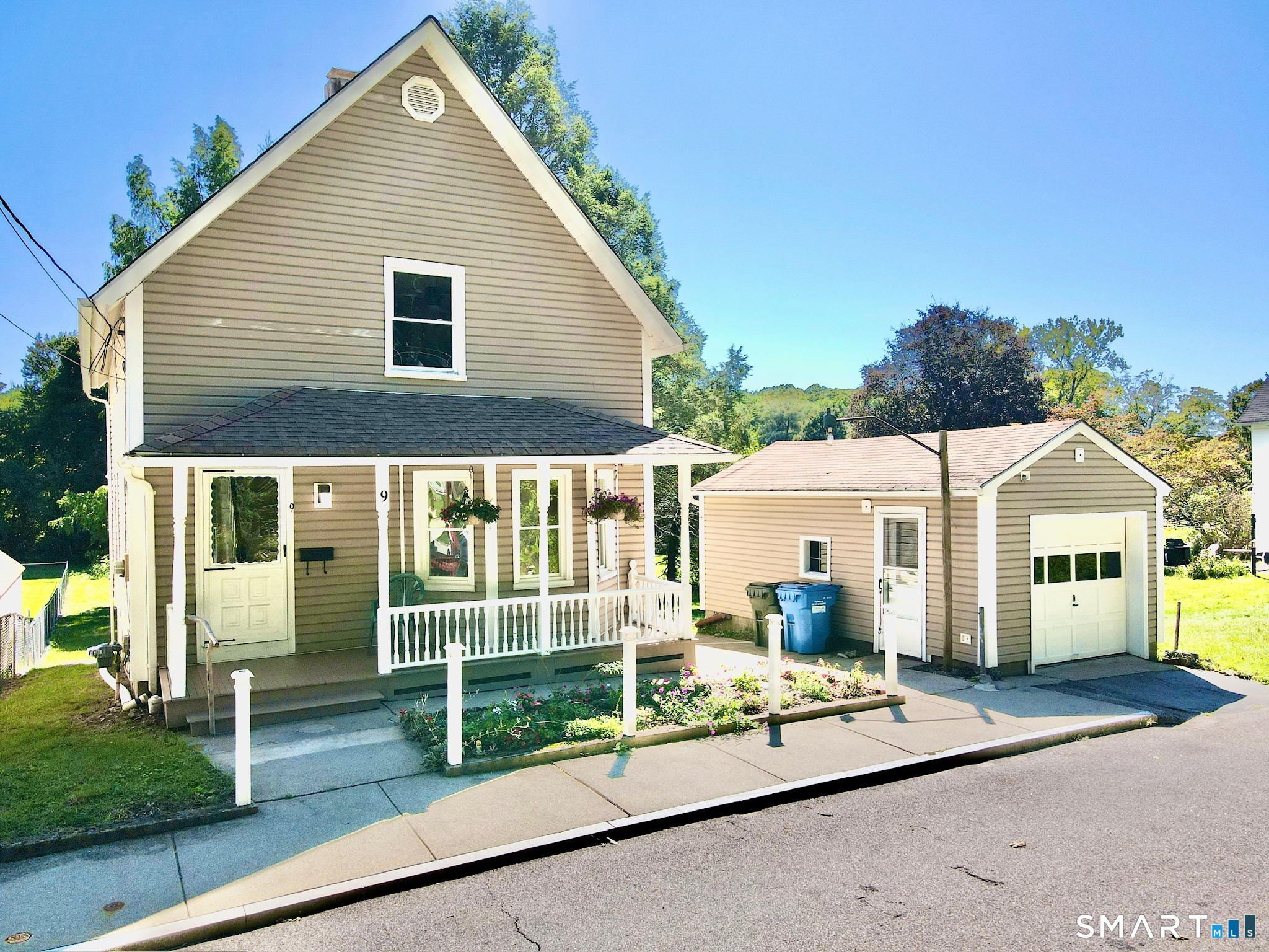 9 Daniel Street Norwich CT 06360