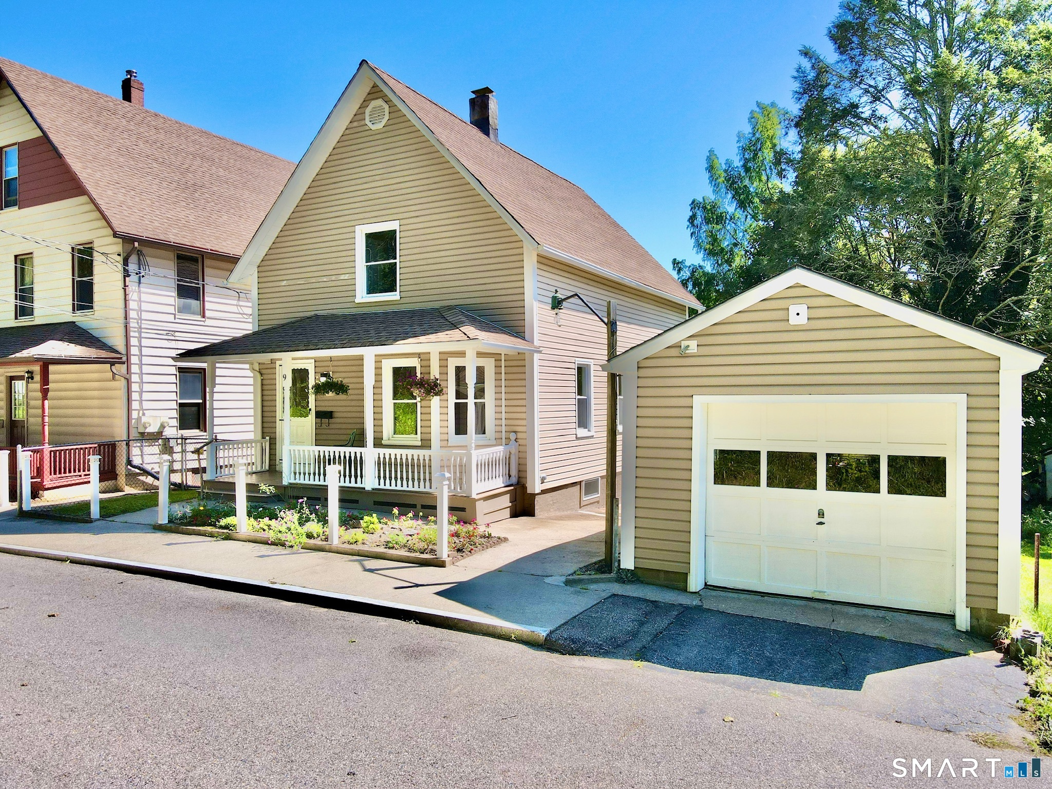 9 Daniel Street Norwich CT 06360