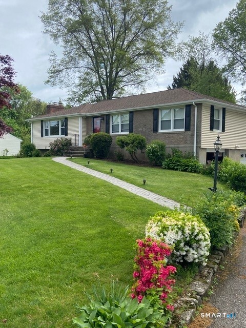 438 Clement Lane Orange CT 06477