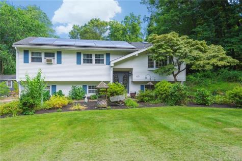 3 Candleview Road Brookfield CT 06804