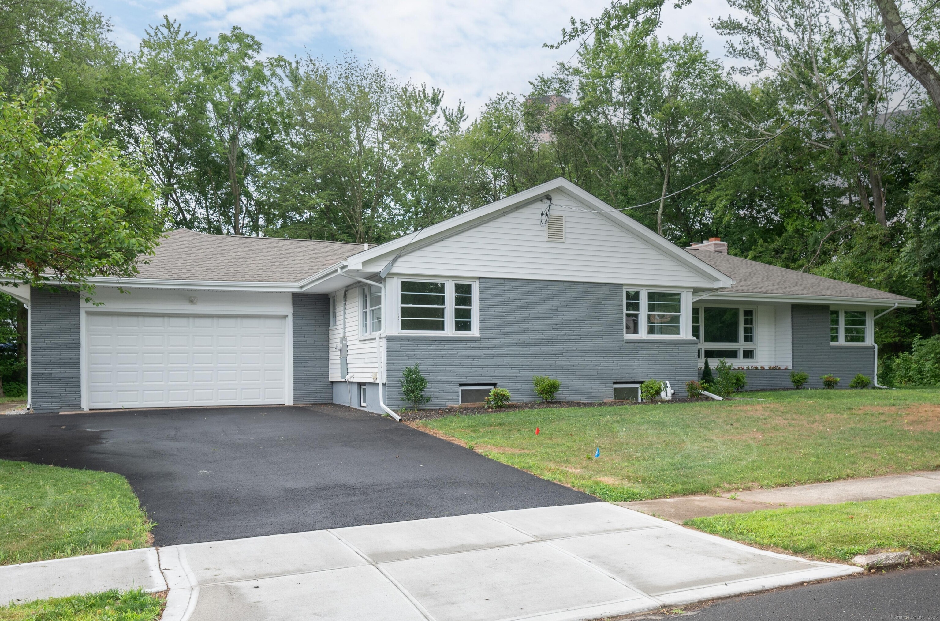 52 Clover Circle Hamden CT 06514